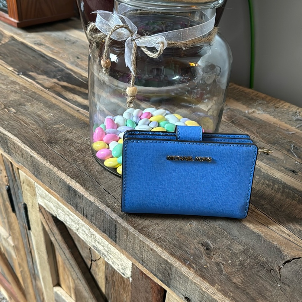 Michael Kors royal blue wallet perfect condition snap